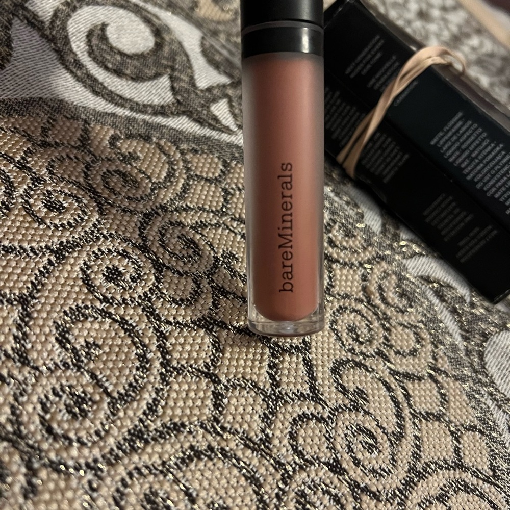 5 available all SAME COLOR GEN NUDE